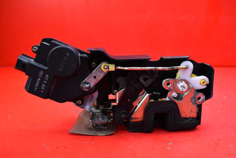 фото №5, Замок дверь правый задняя задний hyundai santa fe 1 i 00-04