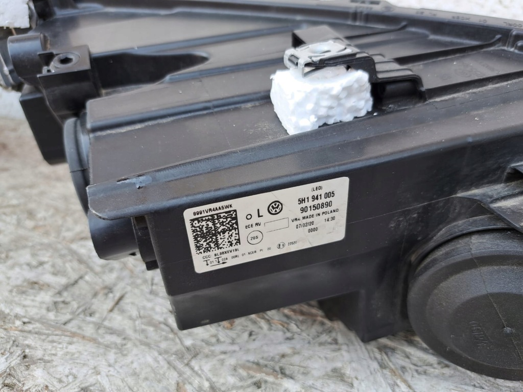 фото №8, Vw golf 8 5h0941005 5h0941006 комплект лампа