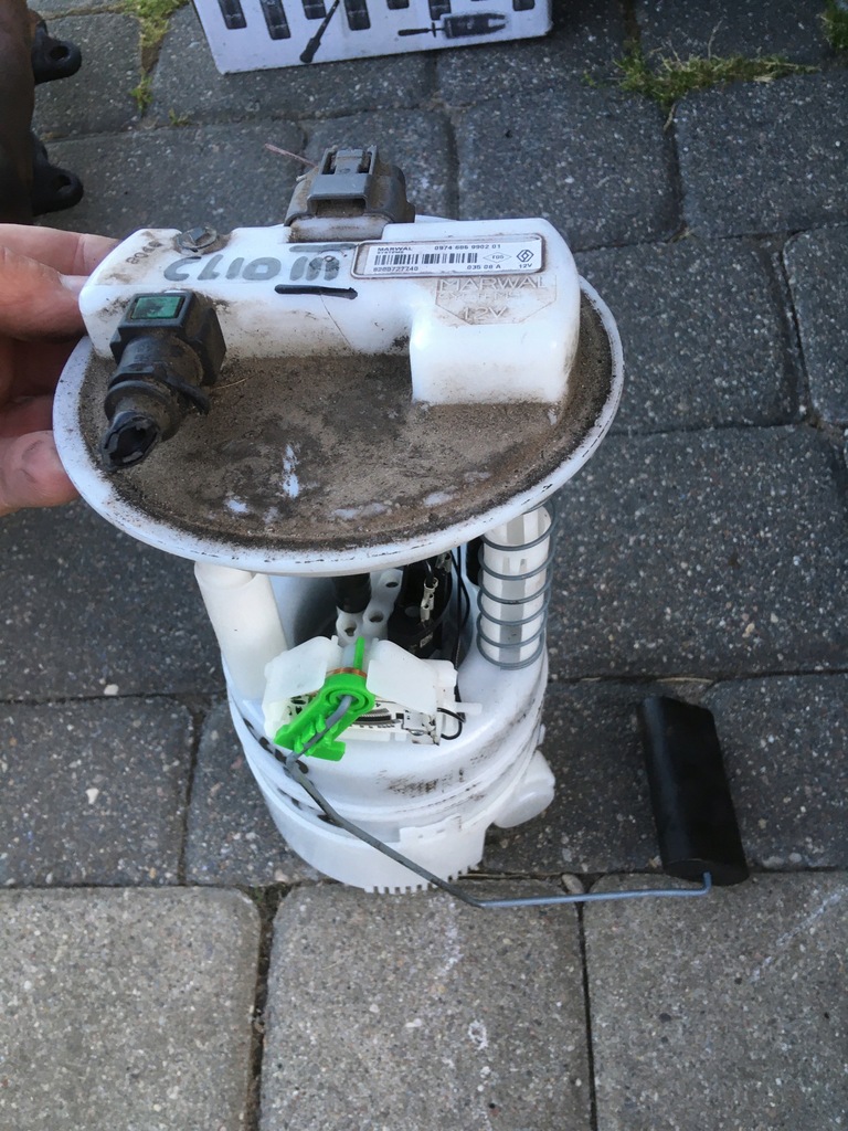 фото №1, Насос помпа топлива корзина поплавок renault clio iii 2005-2008 8200727740