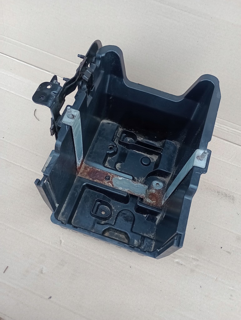 фото №1, Основа акумулятор ford fiesta mk7 lift