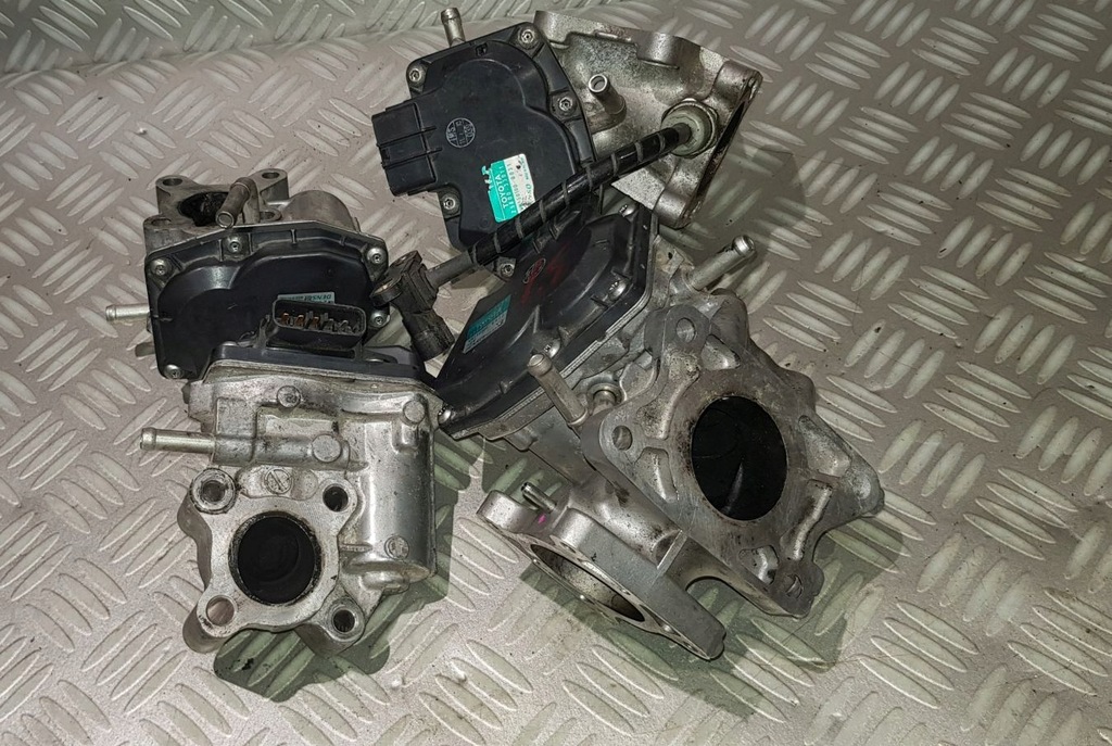 фото №9, Toyota yaris iii auris ii corolla 1.4 d4d клапан выхлопных газов egr 25800-33011