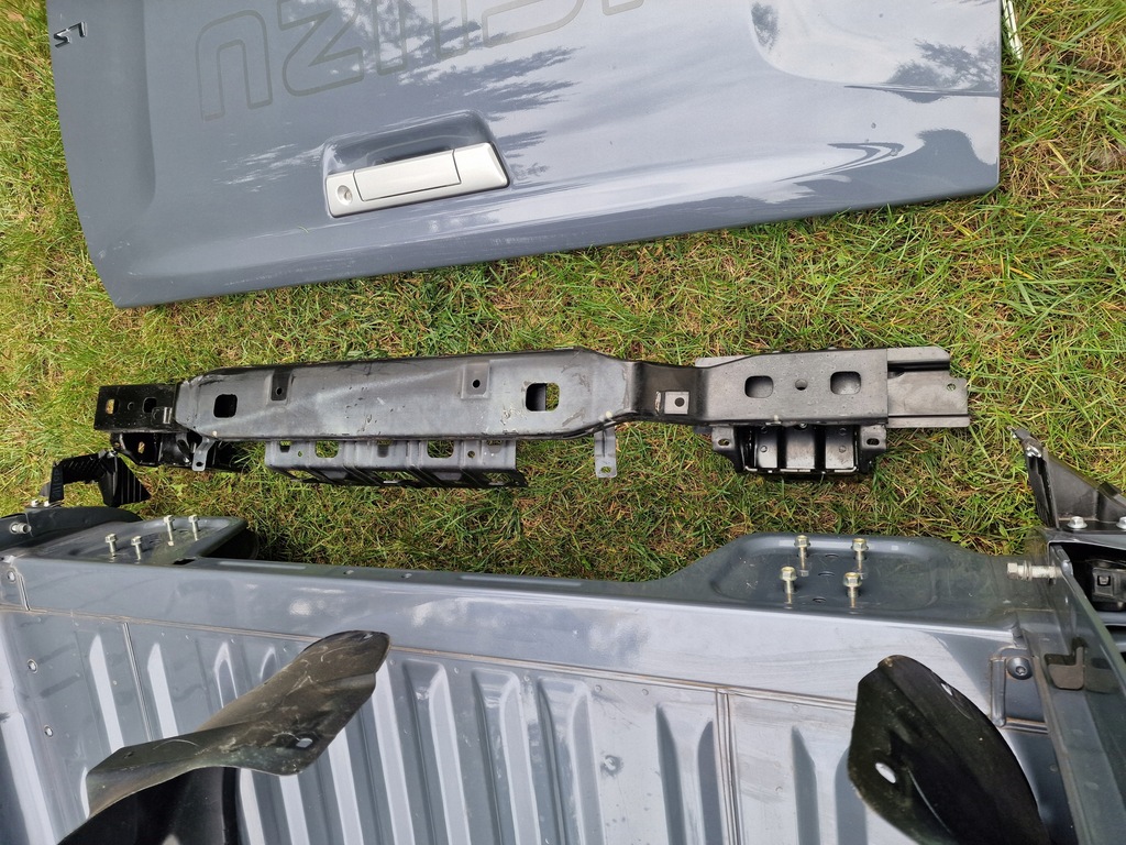 фото №13, Isuzu d max dmax 2023 2024 2025 кузов піддон борт крила задня кришка багажника лампа