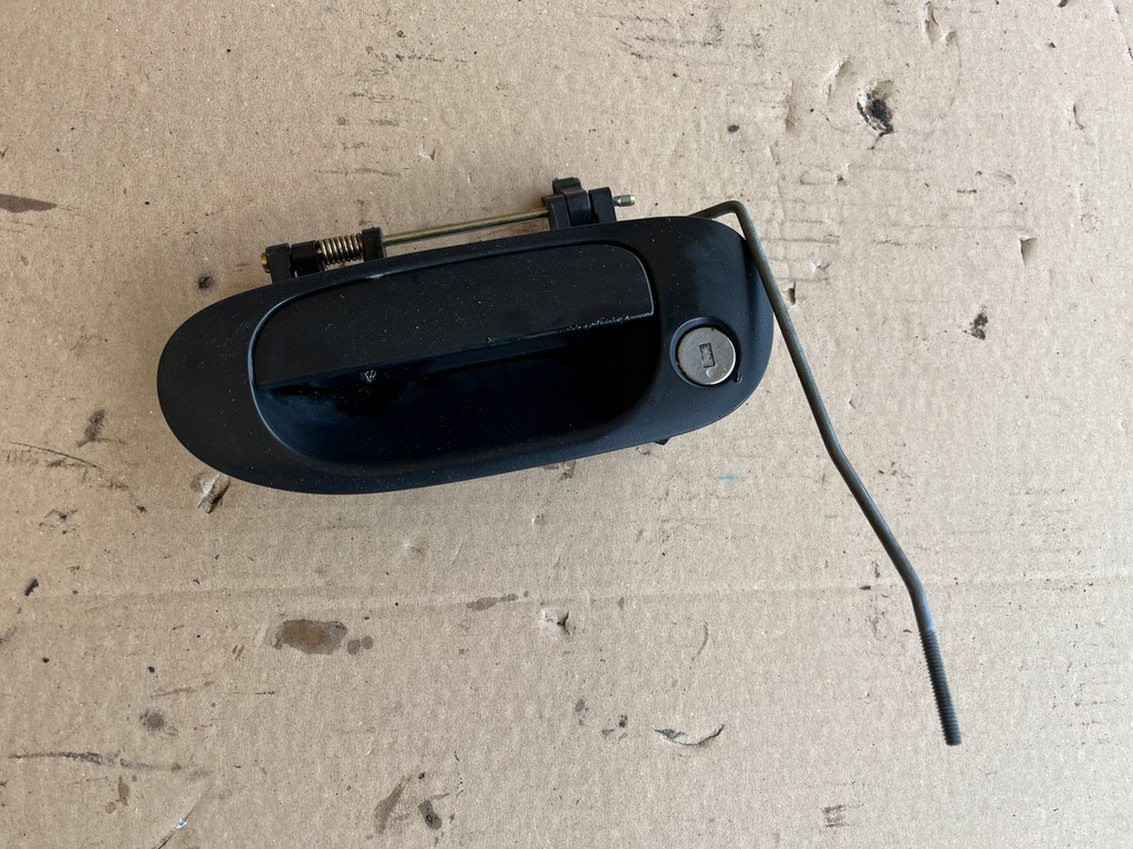 фото №1, Ручка левая передняя наружная mitsubishi carisma 1997-2004