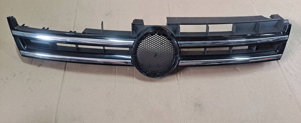 фото №1, Vw touareg ii 7p 7p6 накладка решітка решітка радіатора 7p6853651