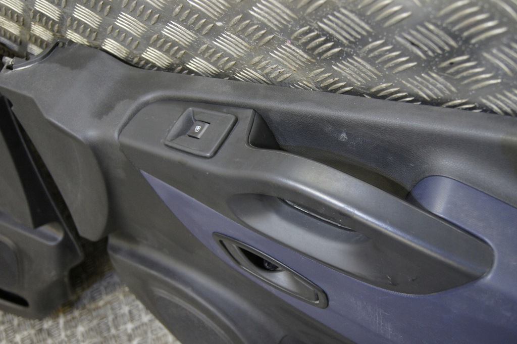 фото №5, Обивка дверь набор traffic iii vivaro b