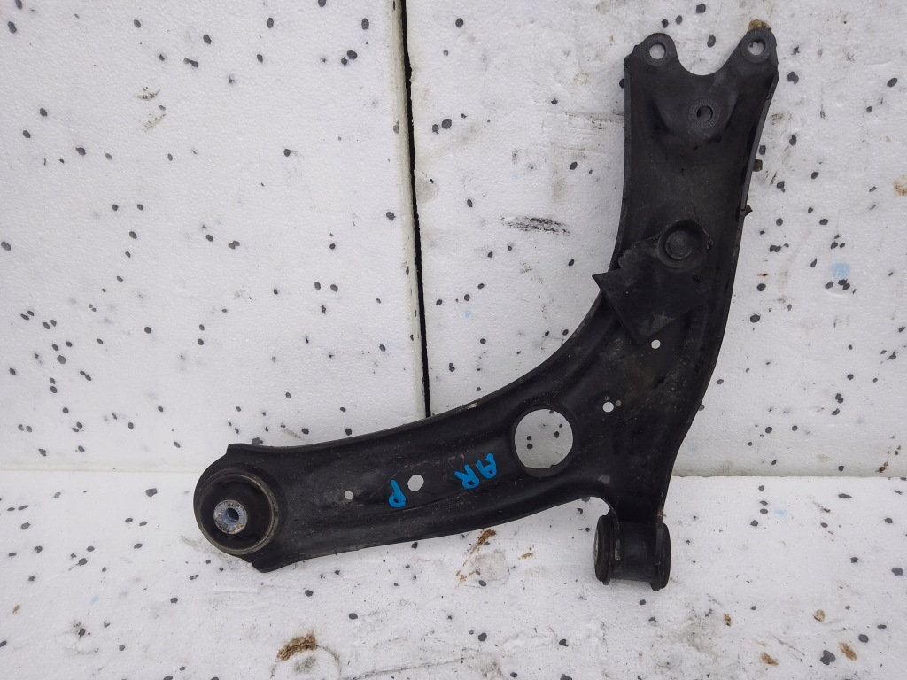 фото №1, Рычаг правый перед volkswagen arteon