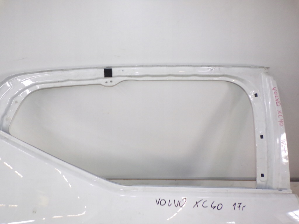 Дверь правый задний  volvo xc40 ii Цена