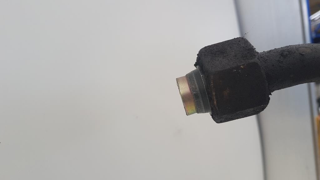 фото №4, Шланг труба компрессор renault magnum 460 dxi