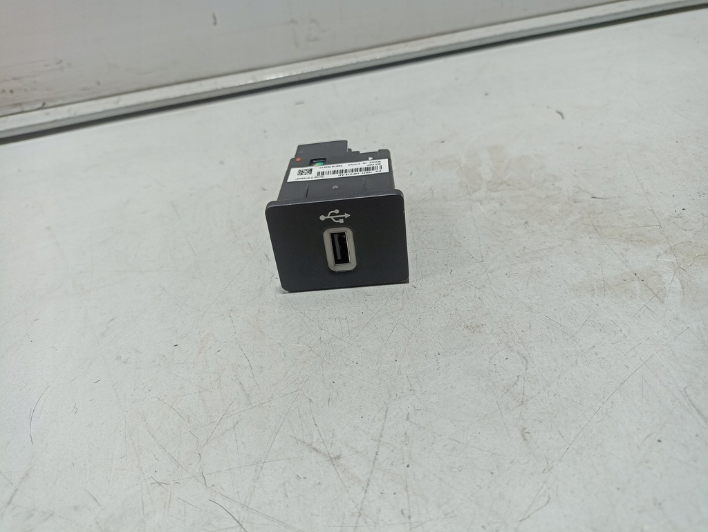 фото №1, Ford focus mk4 разъём usb hs7t-14f014-ad