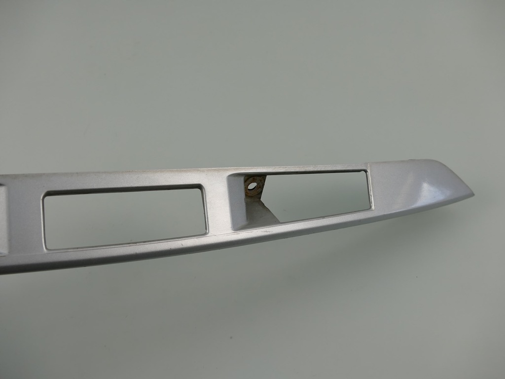 фото №5, Mazda premacy накладка кришки багажника 18g