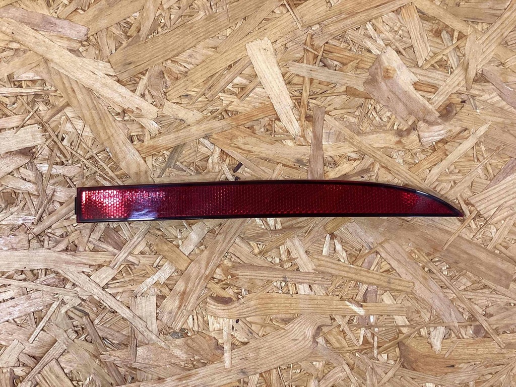 фото №5, Свет отражающий бампера заднего правое porsche taycan 9j1945104e