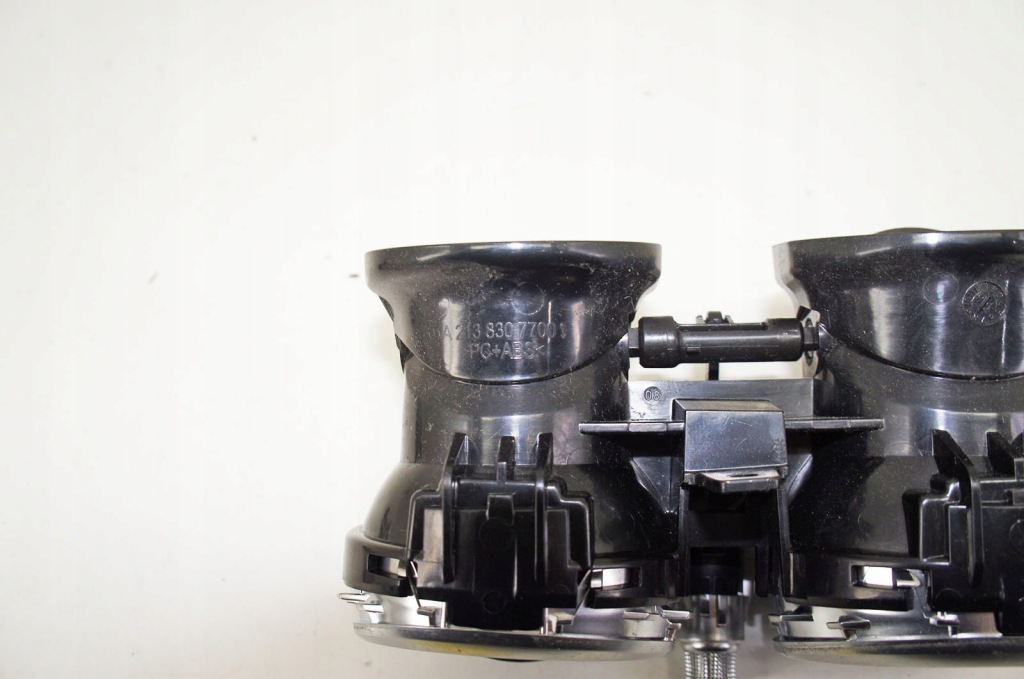 Tj038 mercedes w213 решётка обдув панели pulpitu средняя левая a2138307700 с Разборки