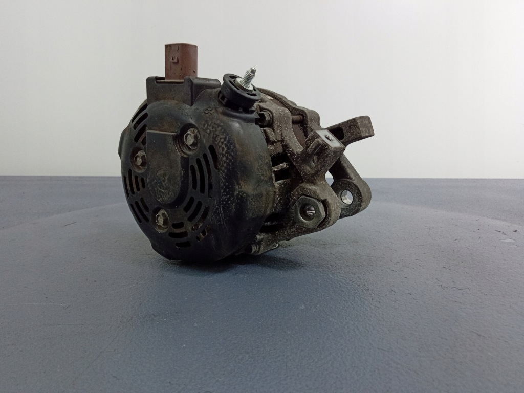 Yaris 3 1.5 vvti генератор 100a 27060-0y380 в Украине