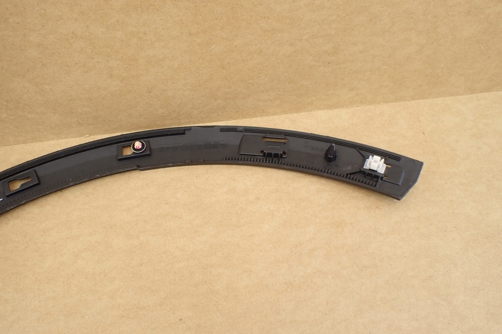 фото №7, Audi q8 4m8 молдинг крыла кронштейн каркас правый правая задняя 4m8853818d