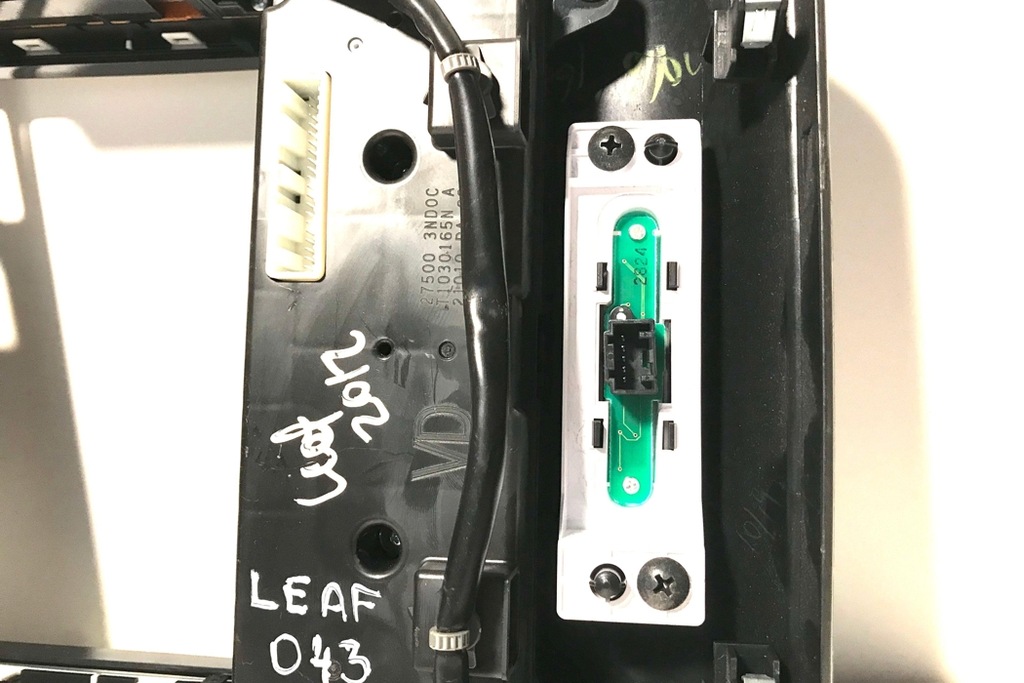 фото №12, Молдинг декоративная приборная панель nissan 682603na0a 2012