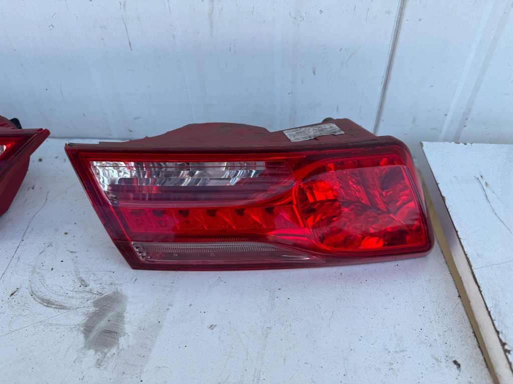 фото №1, Лампа w крышка правая renault laguna iii coupe - wawa