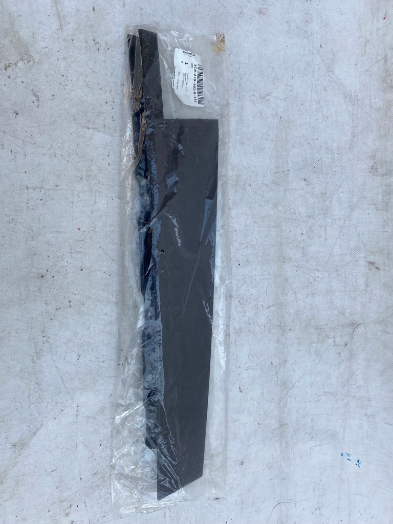 фото №1, Vw atlas молдинг дверь левый задняя блок двигателя b 3cn839901b