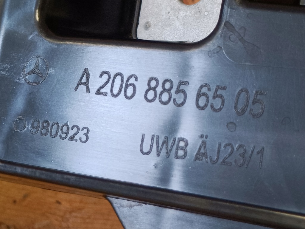 фото №8, Mercedes c-klasa w206 направляющая кронштейн бампера правый задняя a2068855600