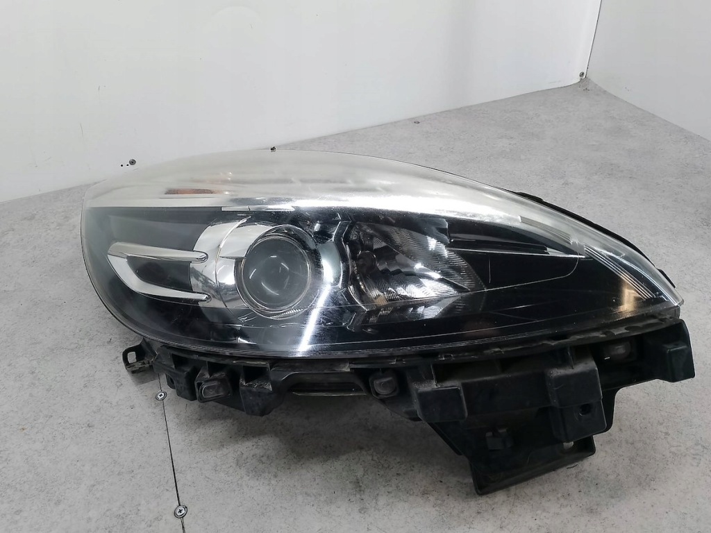 Купити Лампа перед права renault scenic iii fl 260106928r 89906002