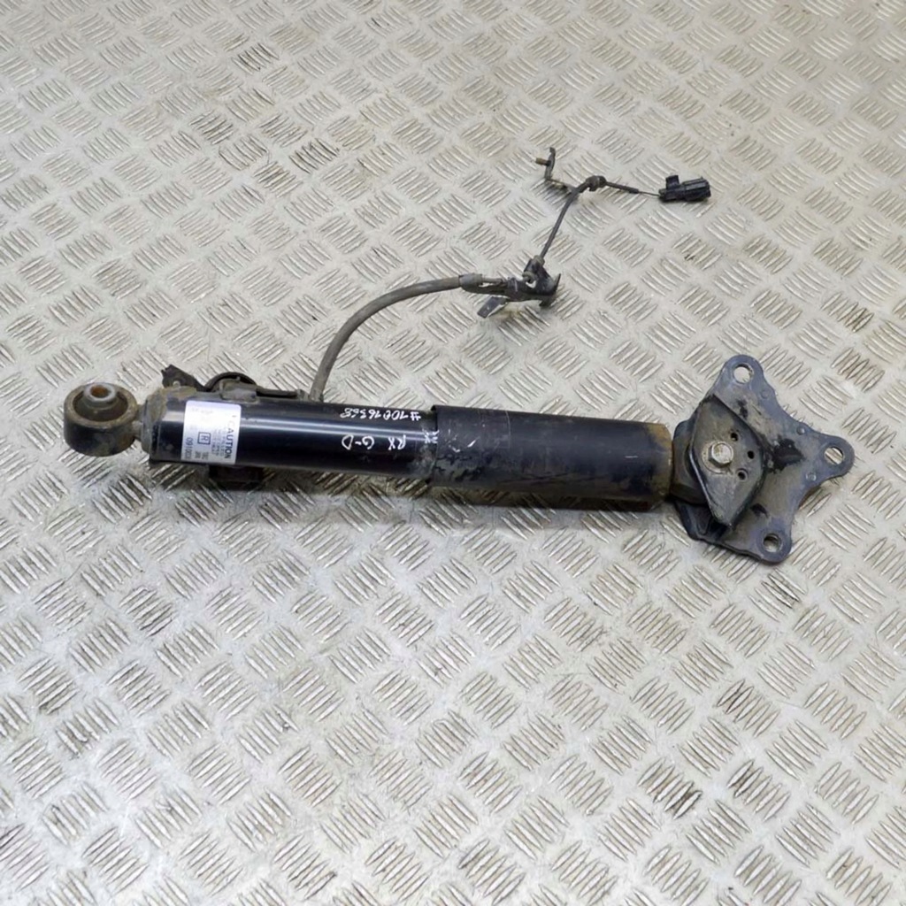 фото №1, Lexus rx 450h 2018 правая сторона амортизатор задний