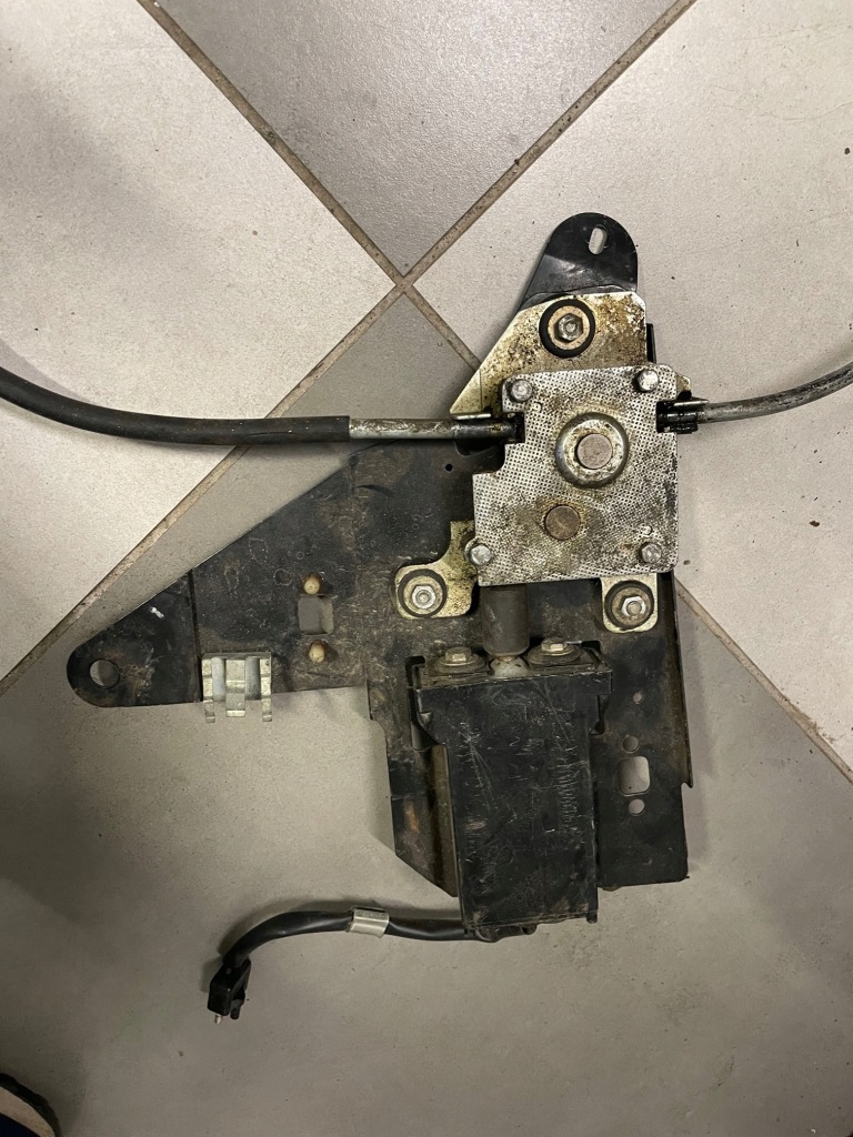 фото №1, Двигун люк з крепленнями mercedes 107 slc