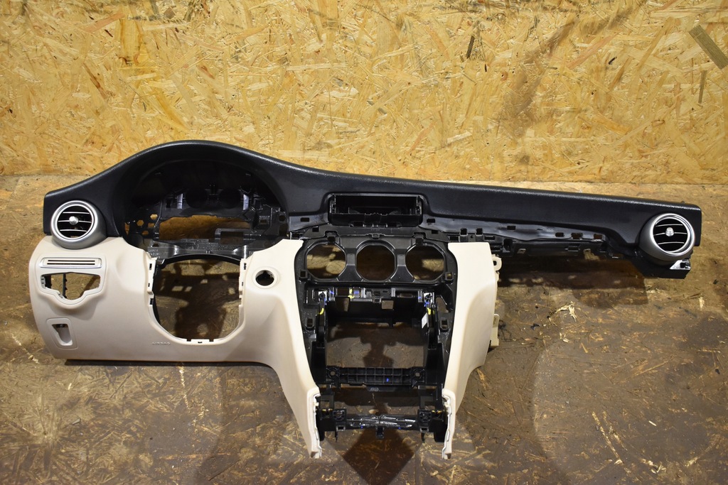 фото №1, Idealna консоль mercedes w205 1