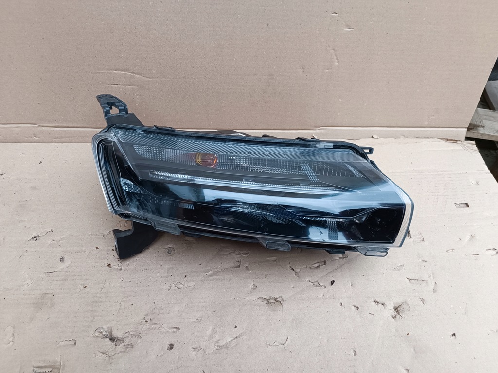 фото №1, Dacia spring лампа передняя правая led