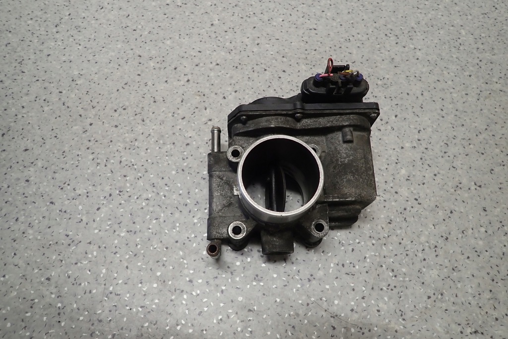 фото №1, Mazda 6 mazda6 rf7 05-07 дроссельная заслонка воздуха