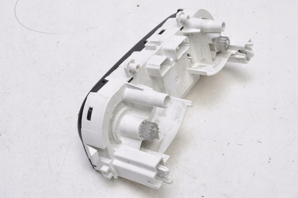 фото №13, Renault clio iv панель обдув кондиционер t1019676z