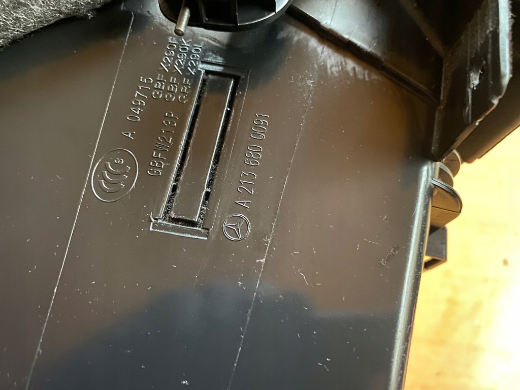 фото №9, Хороший бардачок пассажира mercedes w213 2018r e-klasa a2136800091 бардачок