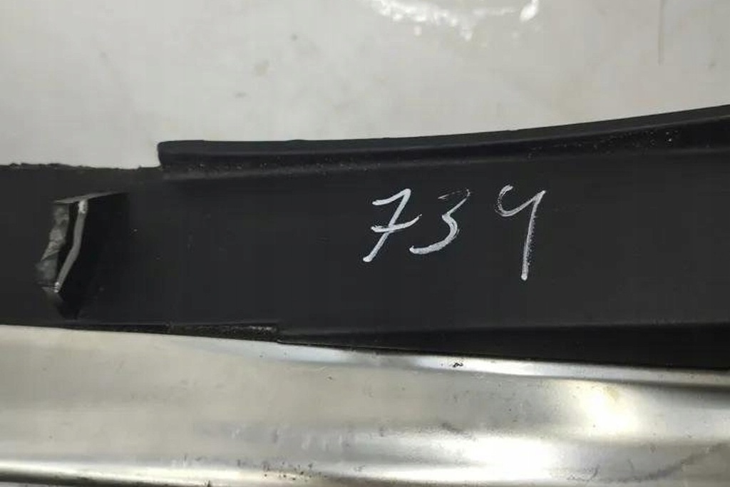 фото №12, Защита замка крышки audi q7 4l 4l0864483 3.0l дизель 171kw 2006