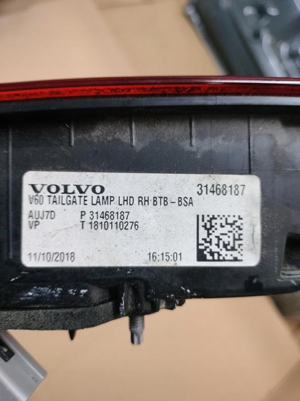 фото №5, Volvo v60 задня права лампа w кришка 31468187 оригінал ідеальний стан