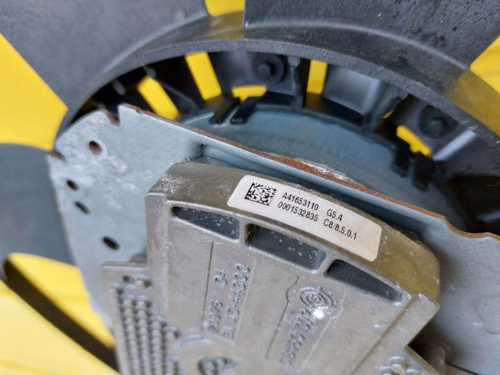 Bmw f10 вентилятор радиатора 2.0d a41653110 Доставка