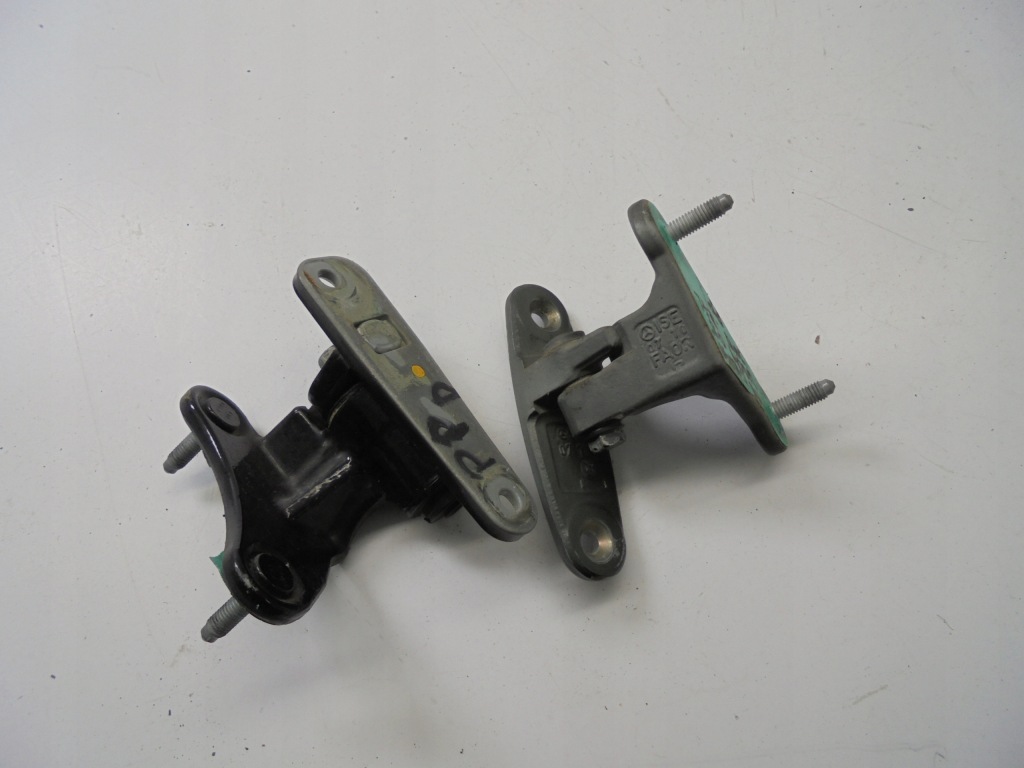 Купити Петлі двері правий перед mercedes c-klasa w204 przed lift 2008 rok