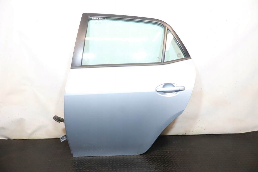 фото №1, Двері лівий задня toyota auris i 8s1 hb