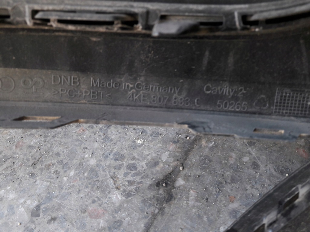 4ke807833c накладка бампера задня дифузор audi e-tron 4ke Оригінал