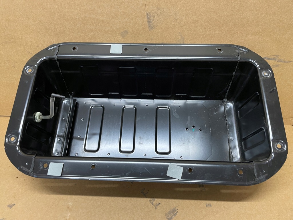 фото №1, Alfa romeo stelvio піддон ніша піддон багажника ідеальний стан