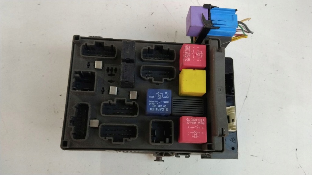 фото №1, Коробка запобіжників bsi renault laguna ii 8200213234