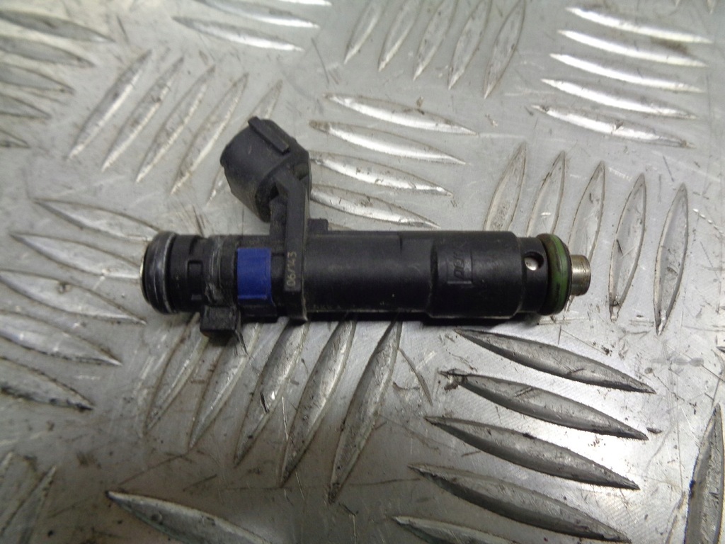 фото №1, Инжектор форсунка renault twingo ii 1.2 8v 8200885283