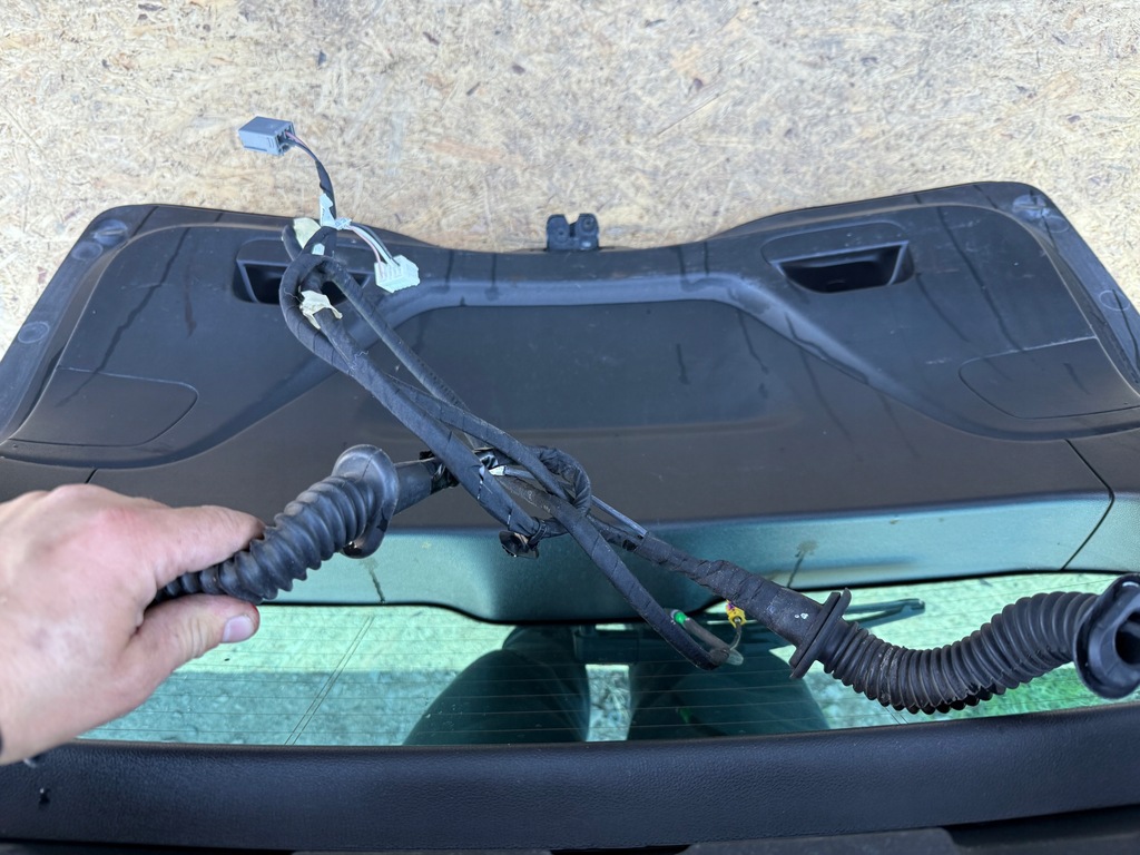 фото №7, Крышка багажника задняя задняя комплектная renault megane iv kombi 16- tegne камера