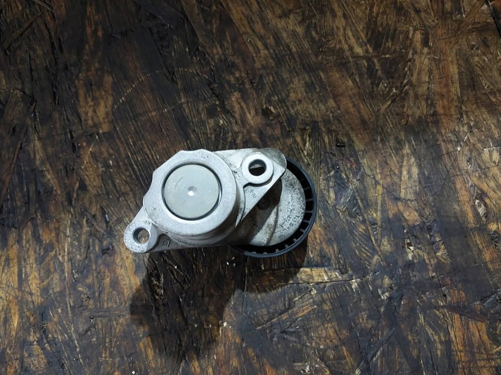 фото №6, Натягувач ролик ремінь клиновий seat leon iii 1.2 tsi cyv 04e145299l