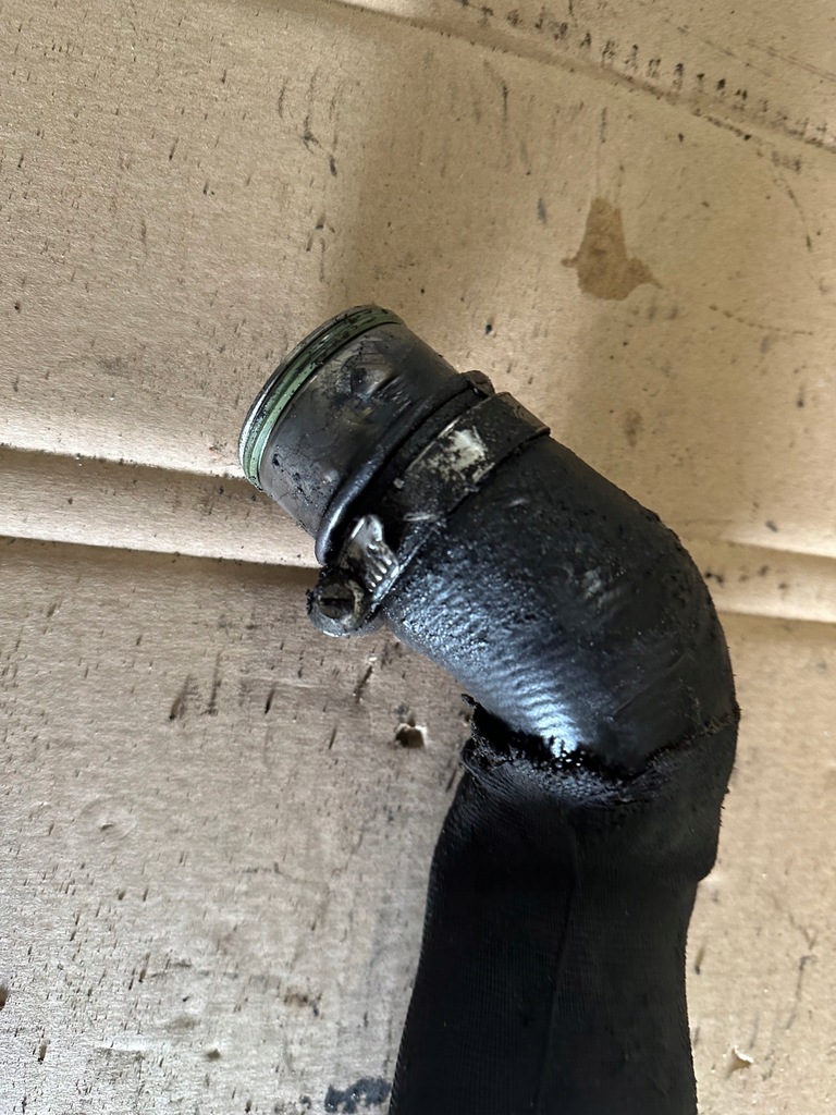 фото №6, Шланг інтеркулер audi a4 b7 2.0 tdi blb 8e0145790d