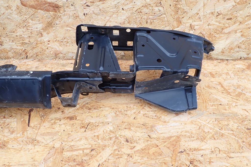 фото №8, Hilux viii 15-19 бампер задня балка оригінал