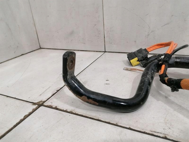 фото №9, Porsche taycan 9j anti roll bar передня частина 9j1411024c