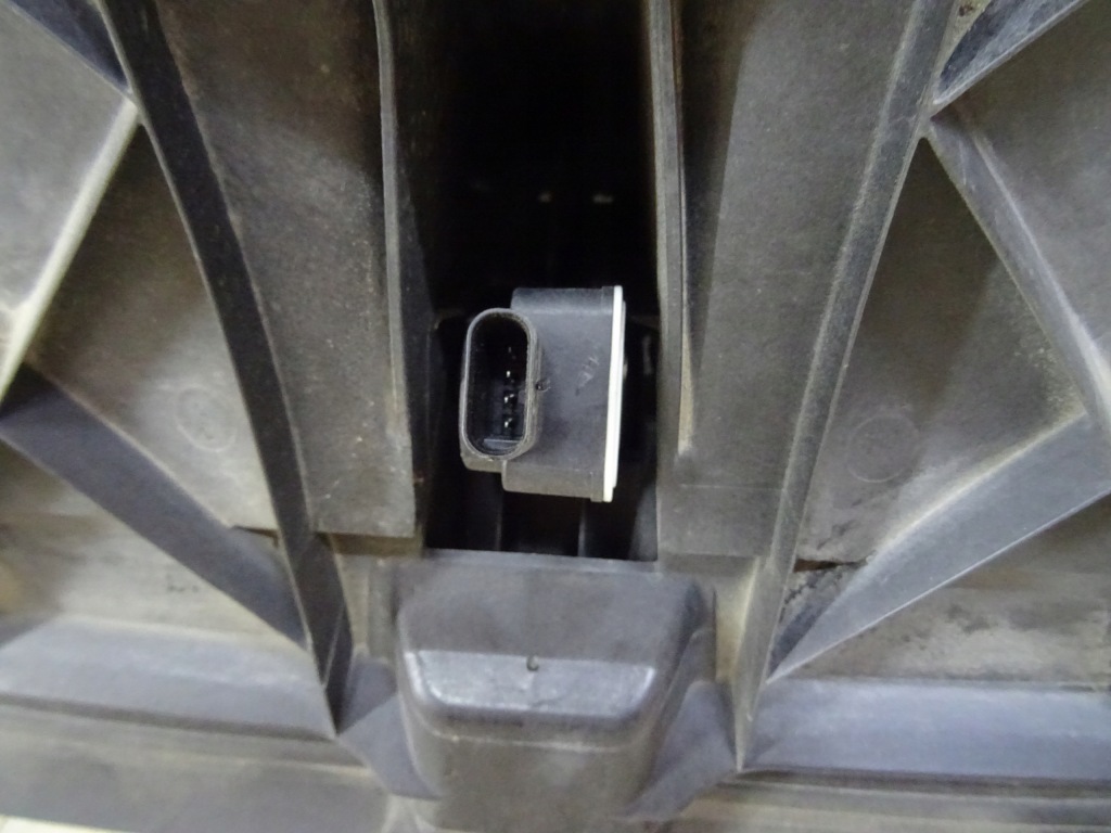 Жалюзі повітропровід повітря tesla y 20-23rok 1640666-00-a llu в Україні