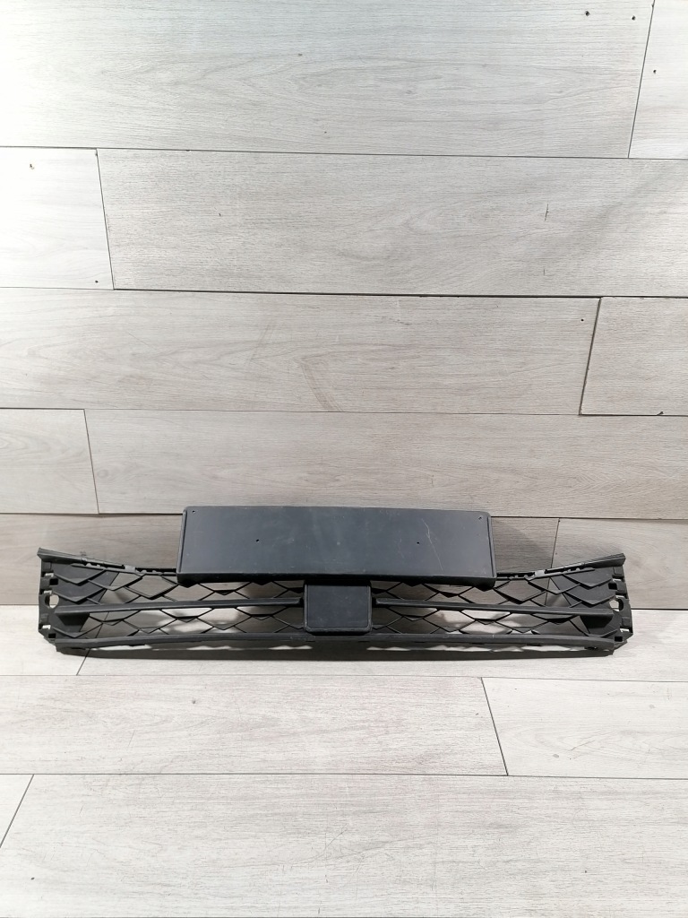 фото №1, Leon iv решётка средняя бампер перед 5fa853667