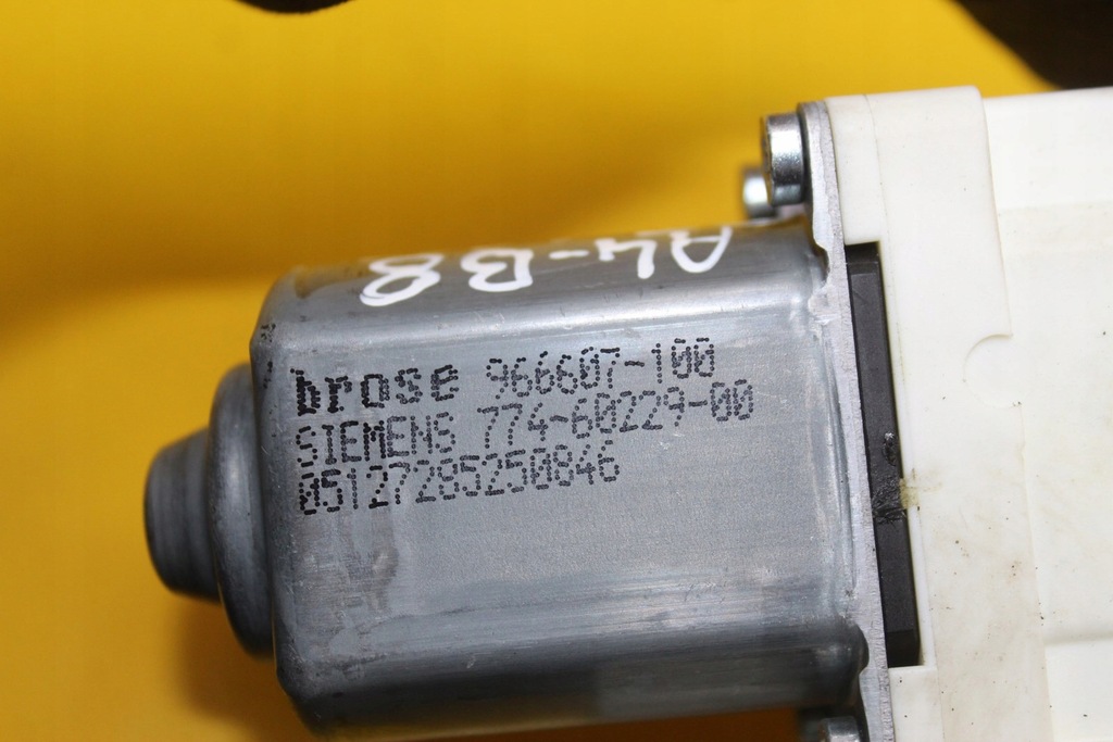 фото №6, Моторчик скло правий задня a4 b8 sedan 8k0959812