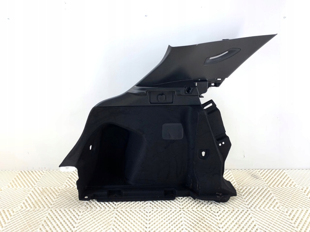 Купити Обшивка багажника лівий lexus lbx crossover 62472-52570 накладка