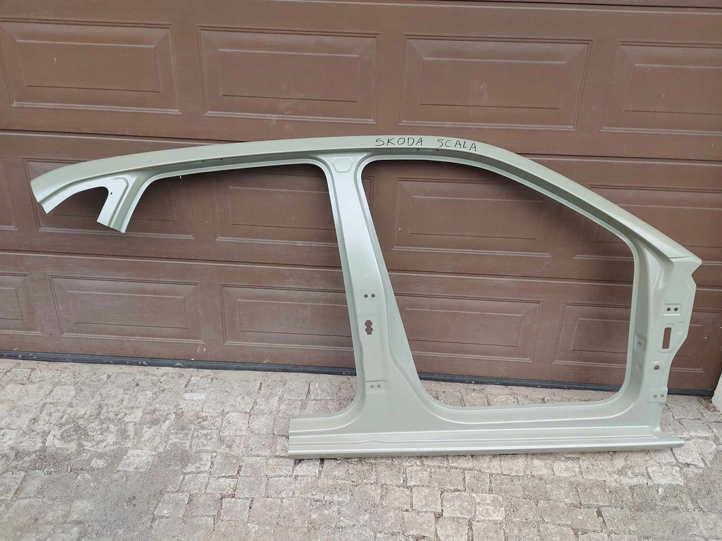 фото №1, Skoda skala обшивка правое блок двигателя порог