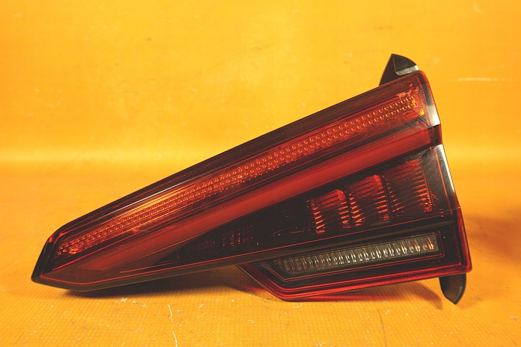 Купити Audi a4 8w b9 70km фари задній комплект matrix 8w5945091c / 8w5945093c